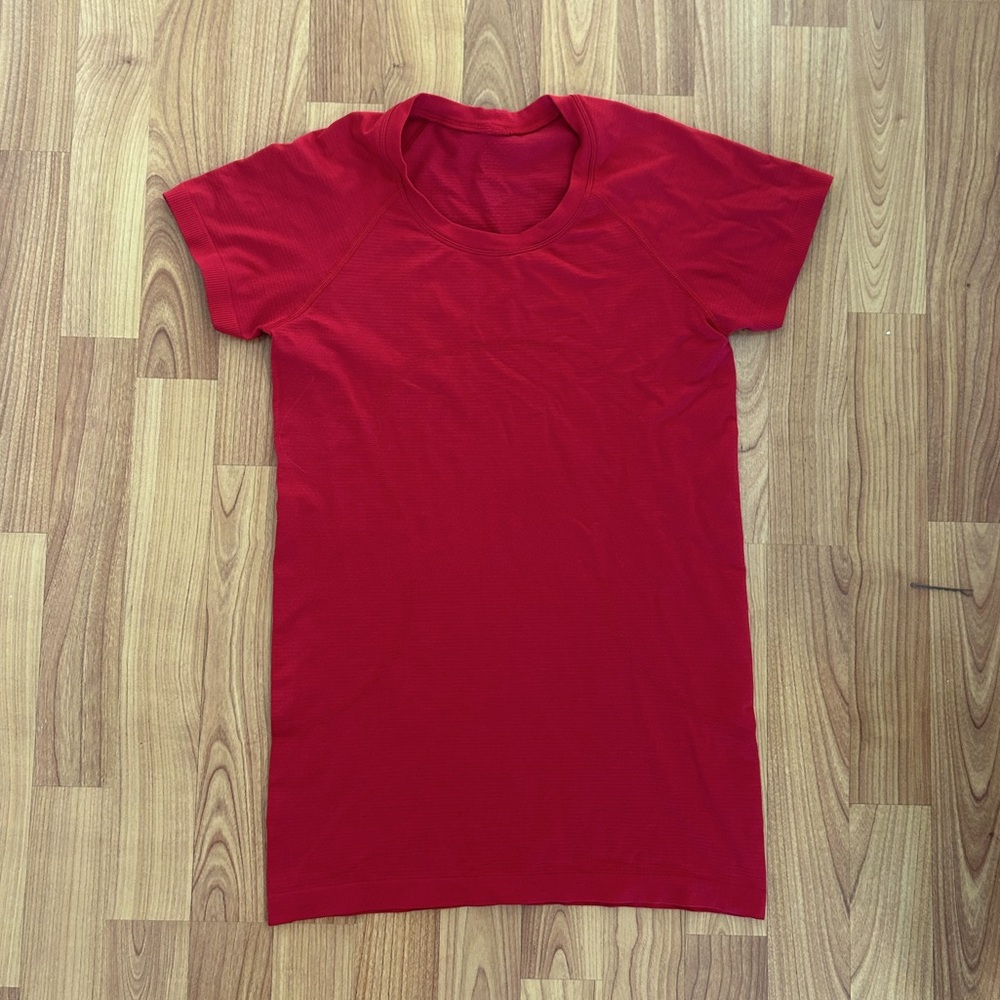 lululemon athletica Red Short Sleeve Tee